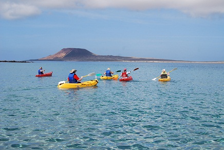 canoas en lanzarote playa del risco-playa amarilla la graciosa